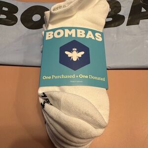 NWT Bombas Women’s Ankle Athletic Socks (4 pairs)